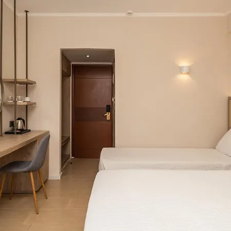 Hotel Karras Grande 4*