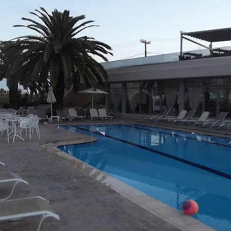 Hotel Karras Grande 4*