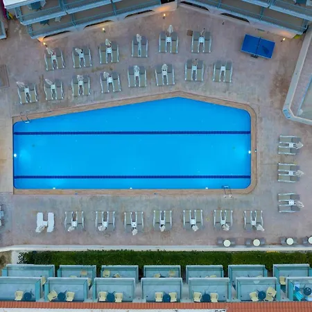 Отель Karras Grande 4*
