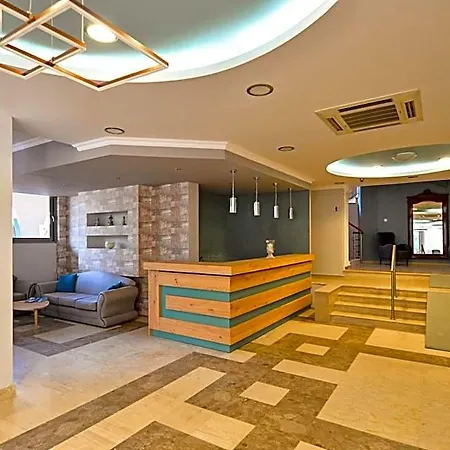 Hotel Karras Grande