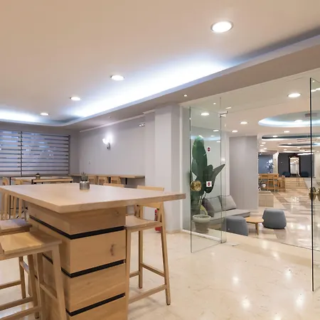 Hotel Karras Grande 4*