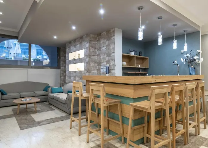 Hotel Karras Grande