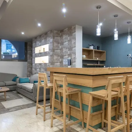 Hotel Karras Grande
