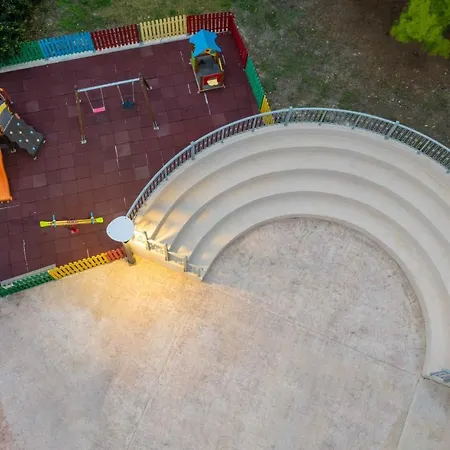Hotel Karras Grande